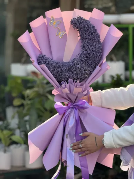 دسته گل ماه بنفش