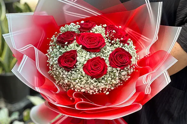دسته گل ژیپسوفیلا و رز