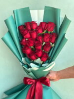 دسته گل رز قرمز