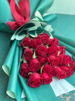 دسته گل رز قرمز ۲۰ تایی