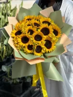 دسته گل آفتابگردان و آلستر