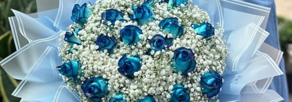 دسته گل رز آبی