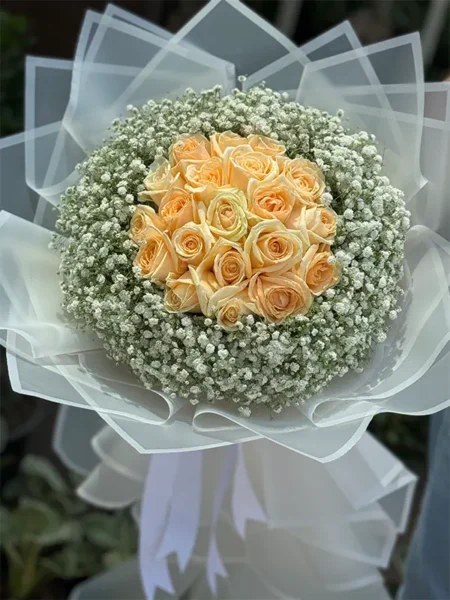دسته گل رز گلبهی رنگ