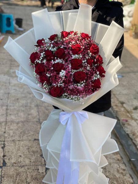 دسته گل رز قرمز لاکچری