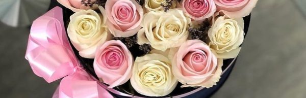 باکس گل رز سفید و صورتی