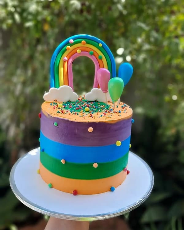 کیک هفت رنگ