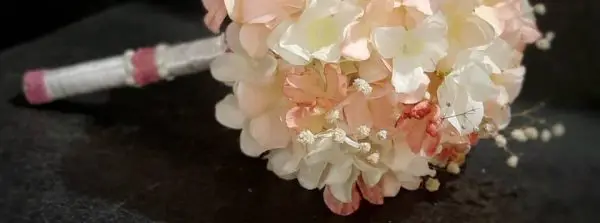 دسته گل عروس با هورتانسیا