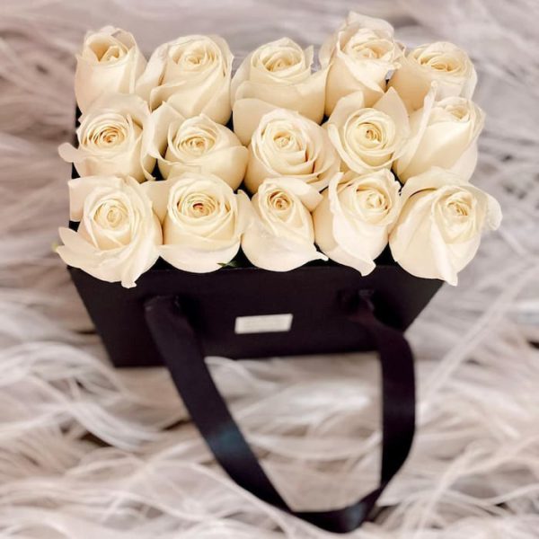 باکس گل رز سفید