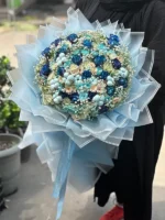 دسته گل آبی و سفید