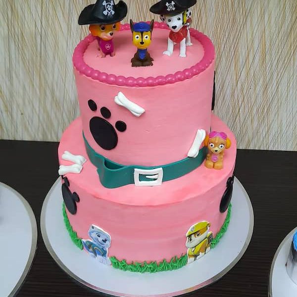 کیک تولد سگهای نگهبان دخترانه