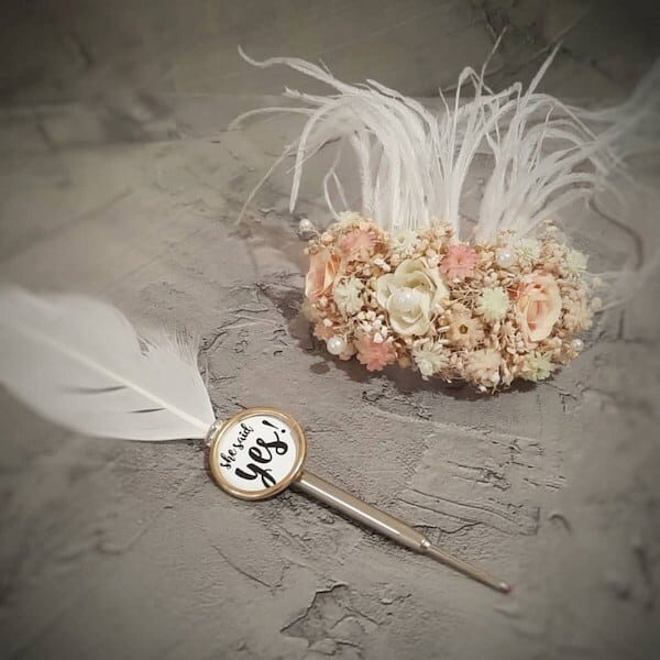 دستبند گل عروس پردار