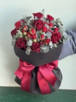دسته گل رز قرمز کوچک