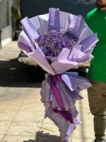دسته گل رز بنفش و ژیپسوفیلا