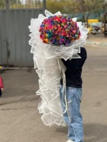 دسته گل صد شاخه رز هفت رنگ