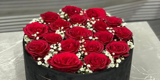 باکس گل رز قرمز