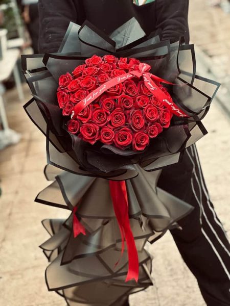 دسته گل رز قرمز بزرگ