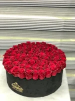 باکس گل 100 شاخه رز قرمز