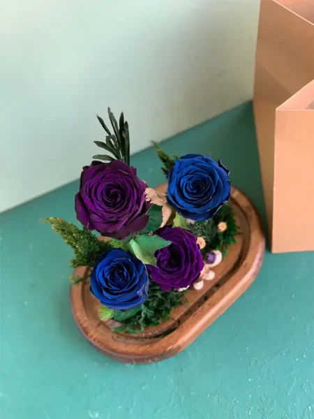 باکس چهارشاخه رز جاودان بنفش و آبی