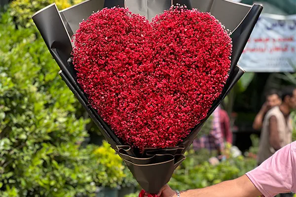 دسته گل قلبی قرمز