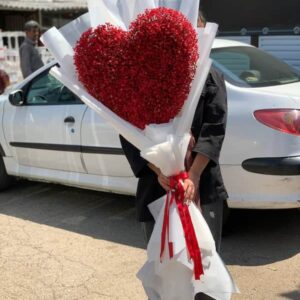 دسته گل قلبی قرمز