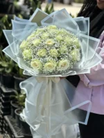 دسته گل رز هلندی سفید