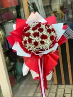 دسته گل رز قرمز