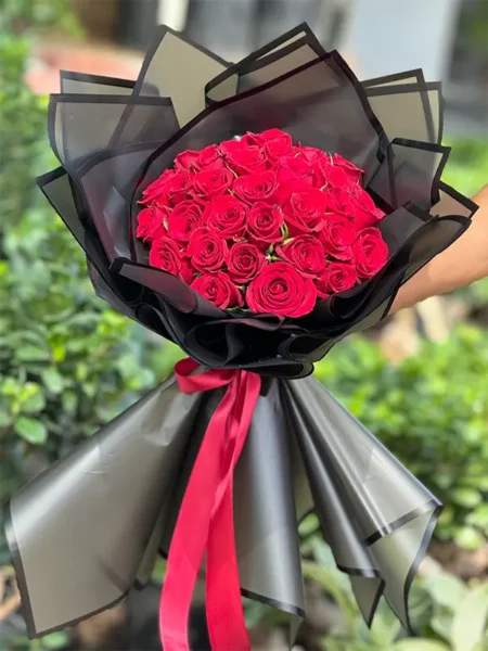دسته گل رز قرمز 30 شاخه
