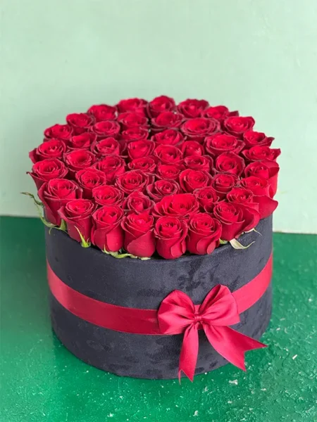 باکس گل رز قرمز 50 شاخه ای